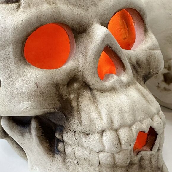 Skulls Ceramic Tea Candle Holders Set of 2 Orange/Purple Halloween Horror Goth - Picture 8 of 16